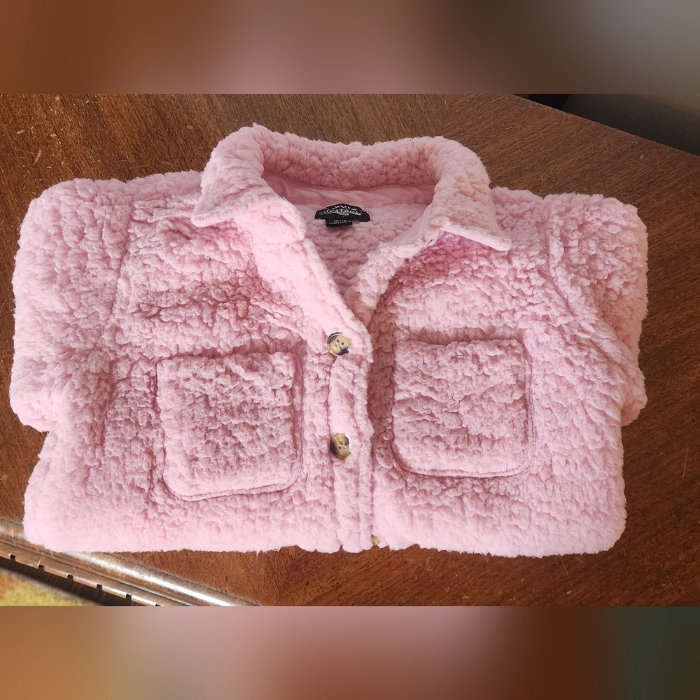 Warm, cozy sweater great for winter.